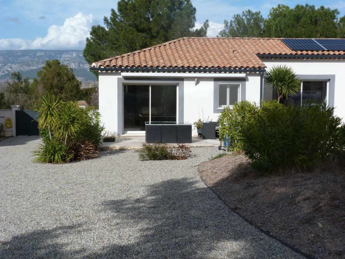 Appartement les cigales à Alleins Extérieur photo