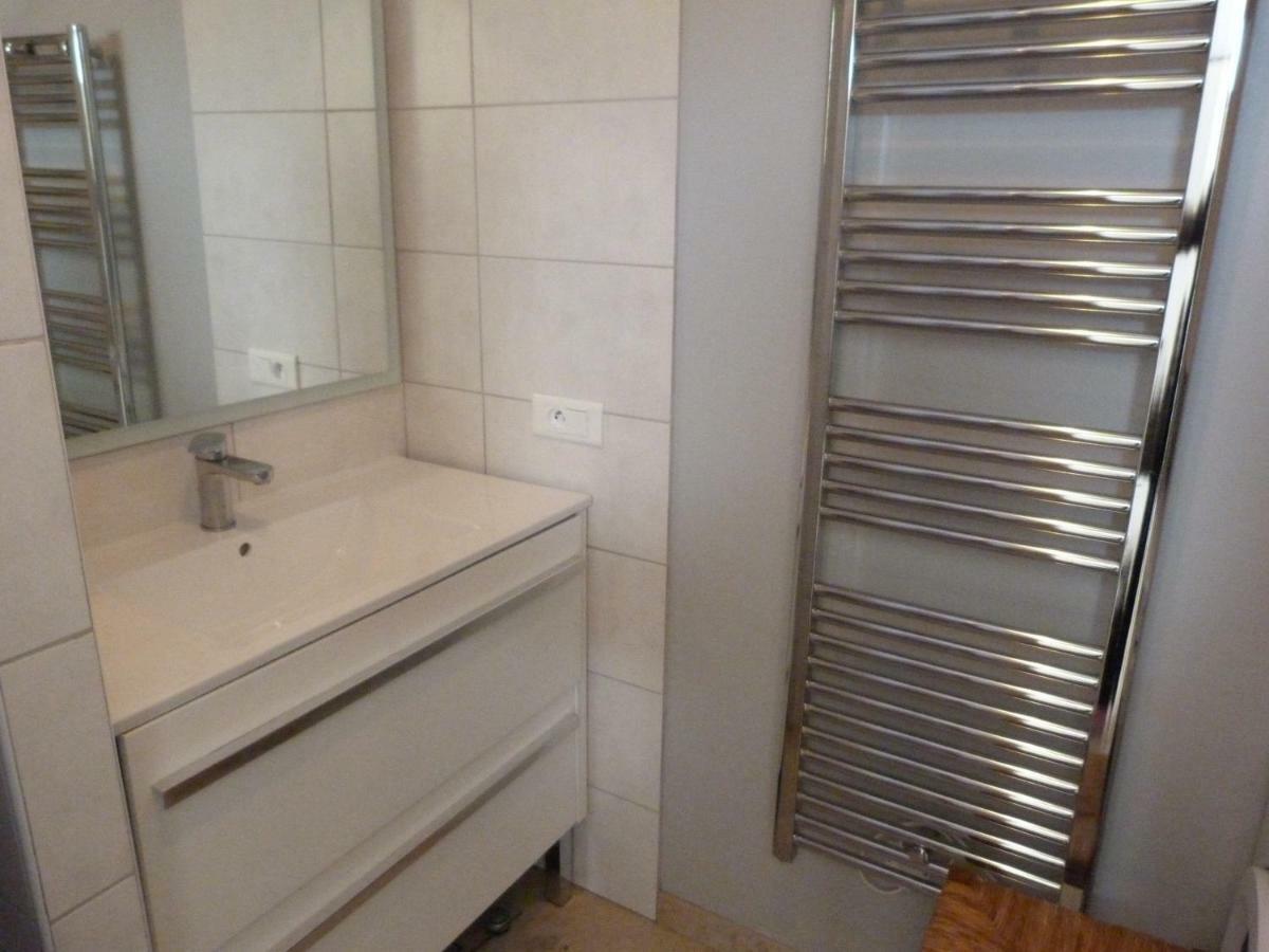 Appartement les cigales à Alleins Extérieur photo